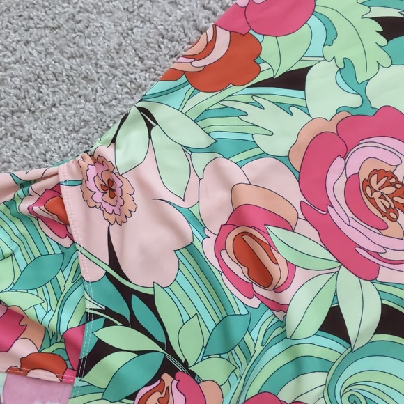 INCREDIBLE Vintage Y2K BCBG Floral Ruched V-Neck Cap sleeve Dress, Size S 🌸 - Picture 4 of 9